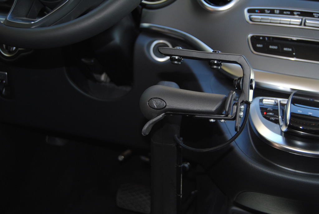 Monoleva acceleratore e freno con impugnature contenitive