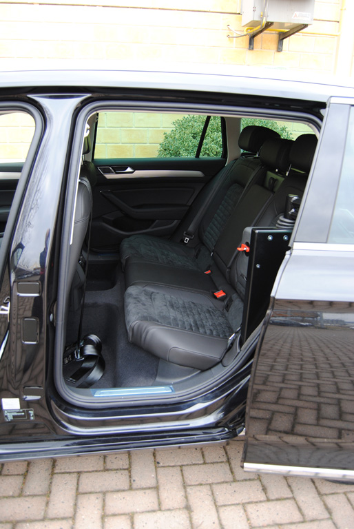 Porta posteriore rototraslante