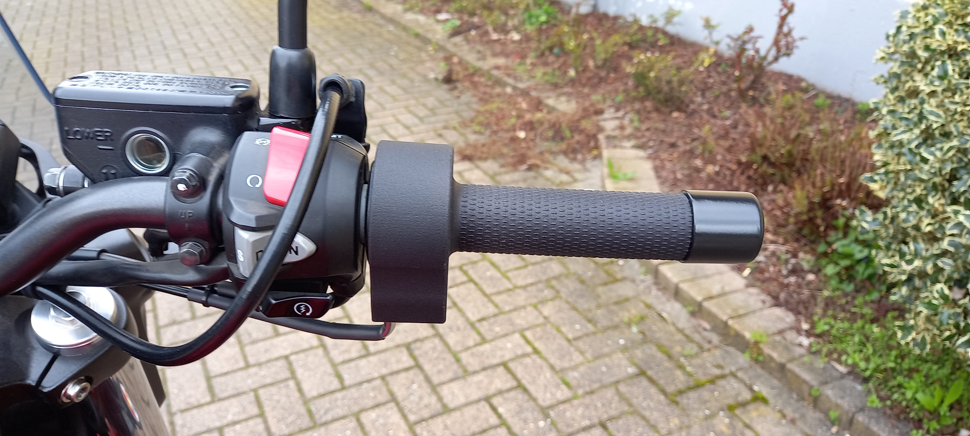 Spostamento acceleratore a sinistra