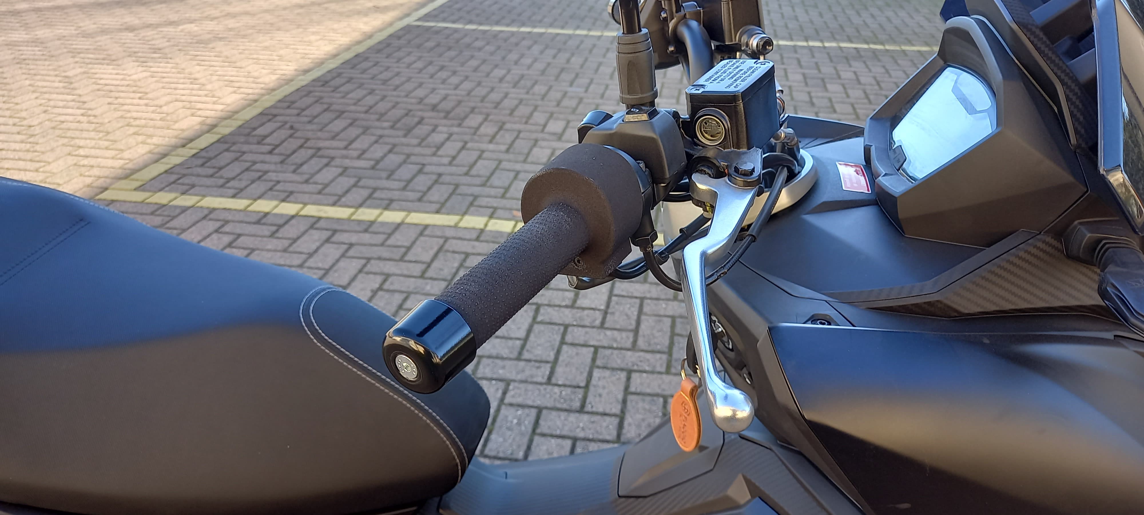 Spostamento acceleratore a sinistra