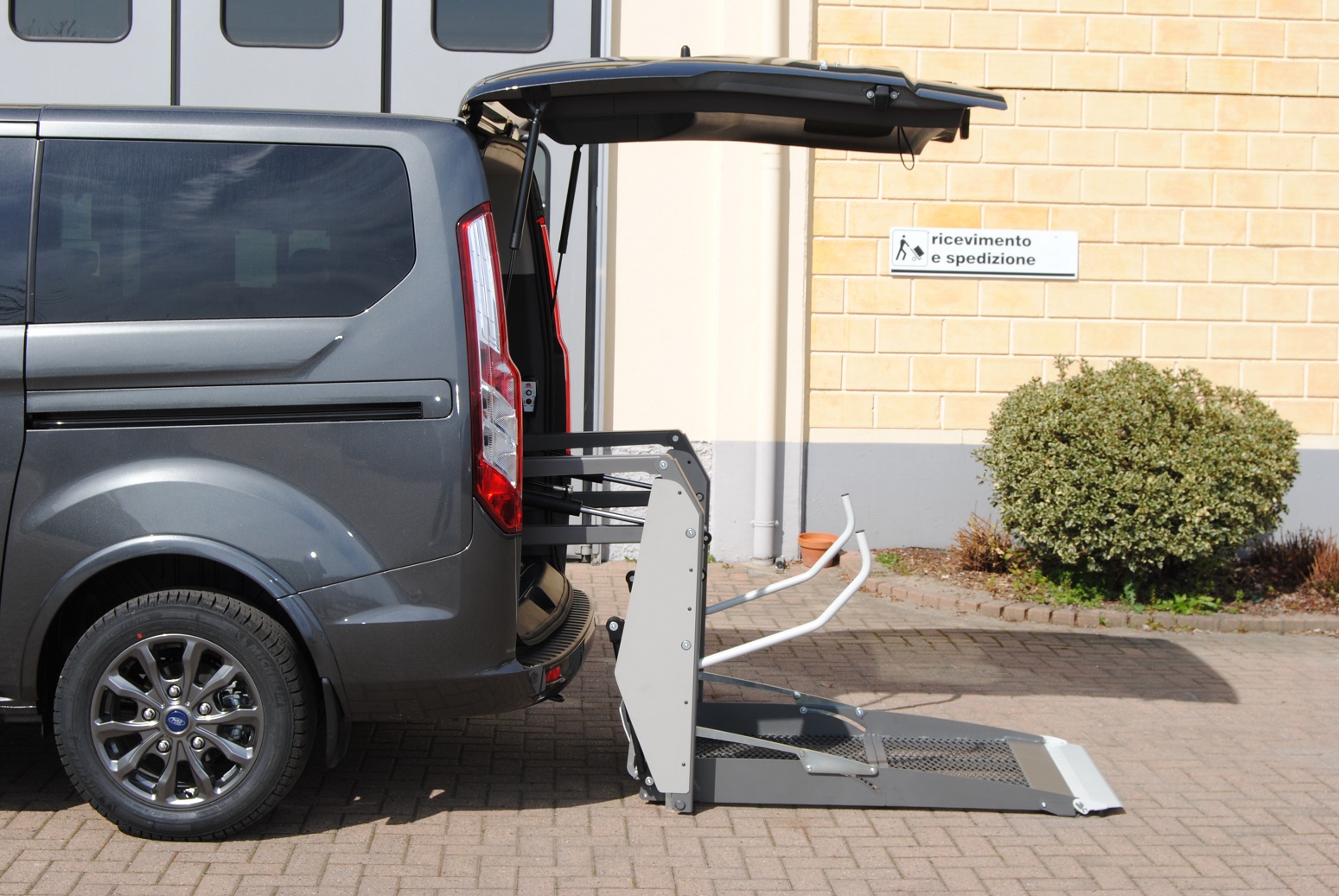 Sollevatori bi-braccio