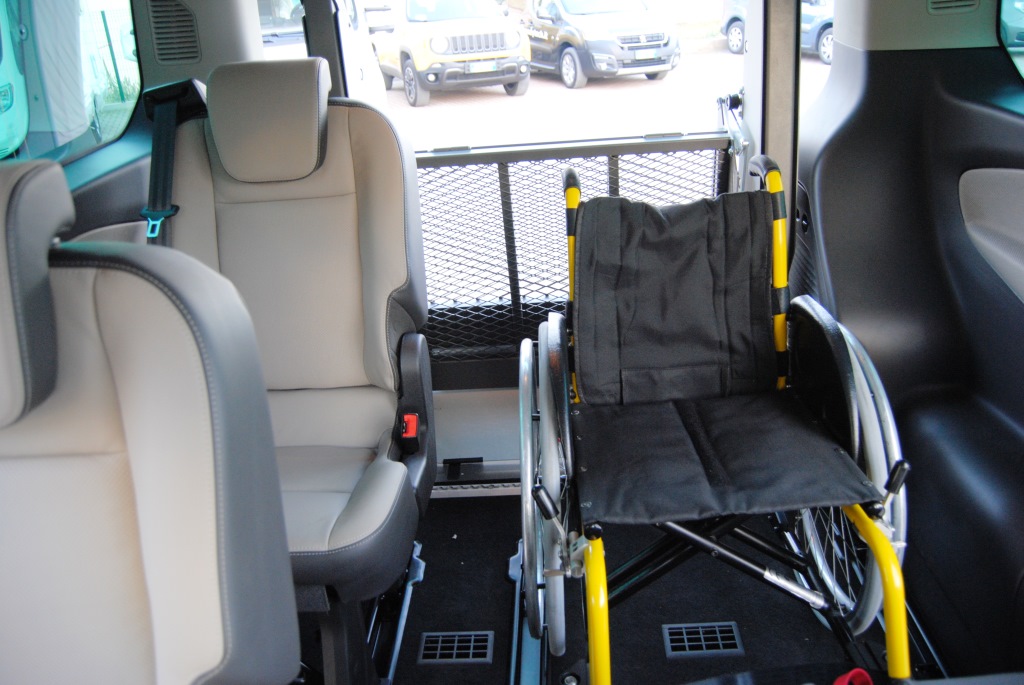 Trasporto collettivo con sollevatori automatici o rampe servoassistite