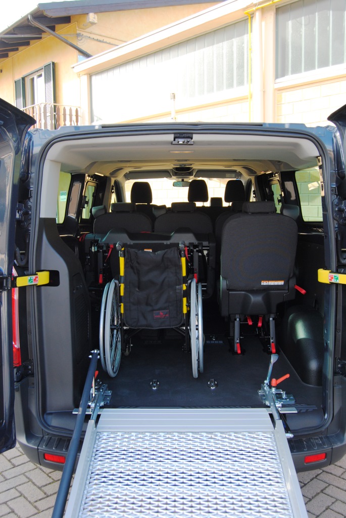 Trasporto collettivo con sollevatori automatici o rampe servoassistite