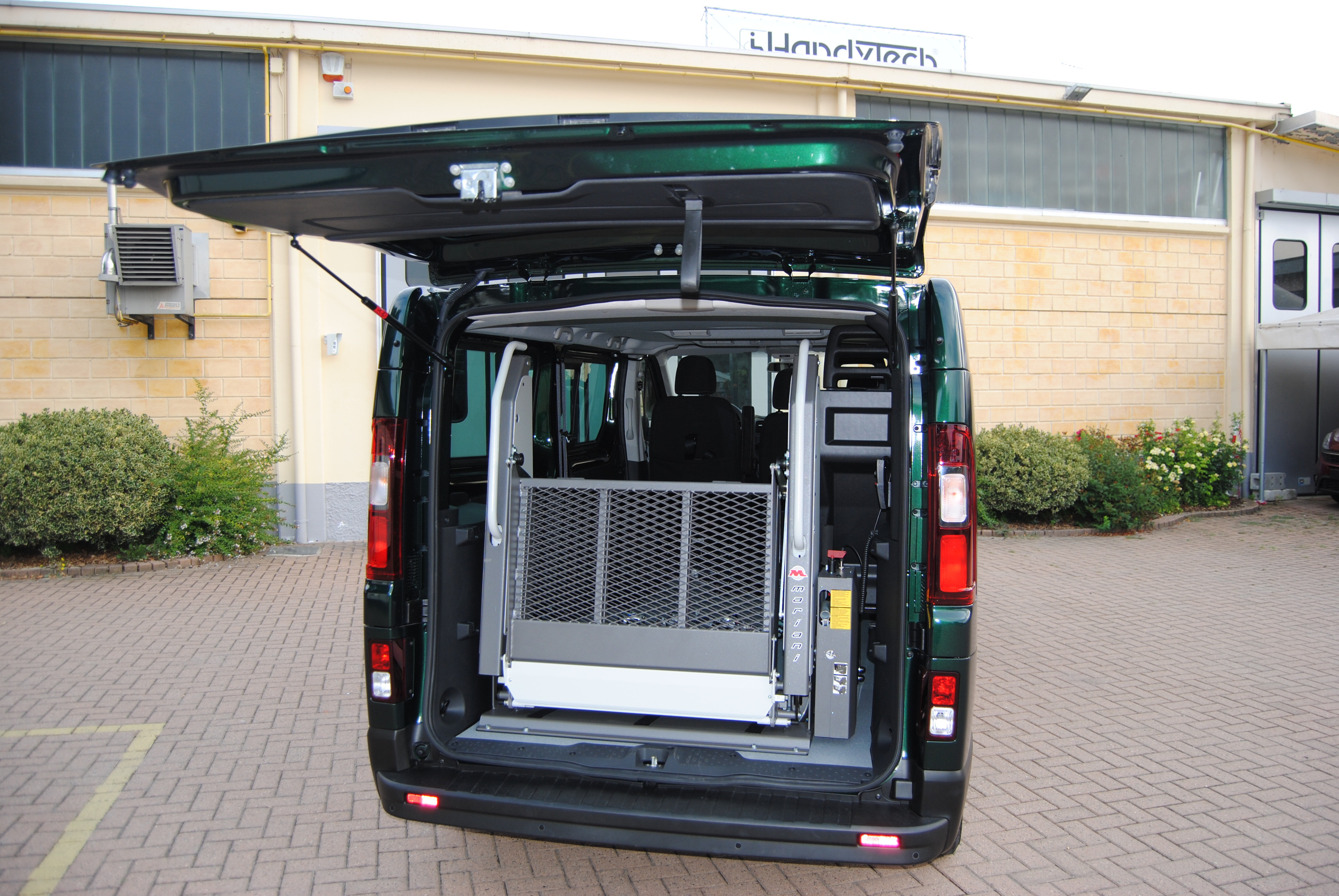 Trasporto collettivo con sollevatori automatici o rampe servoassistite