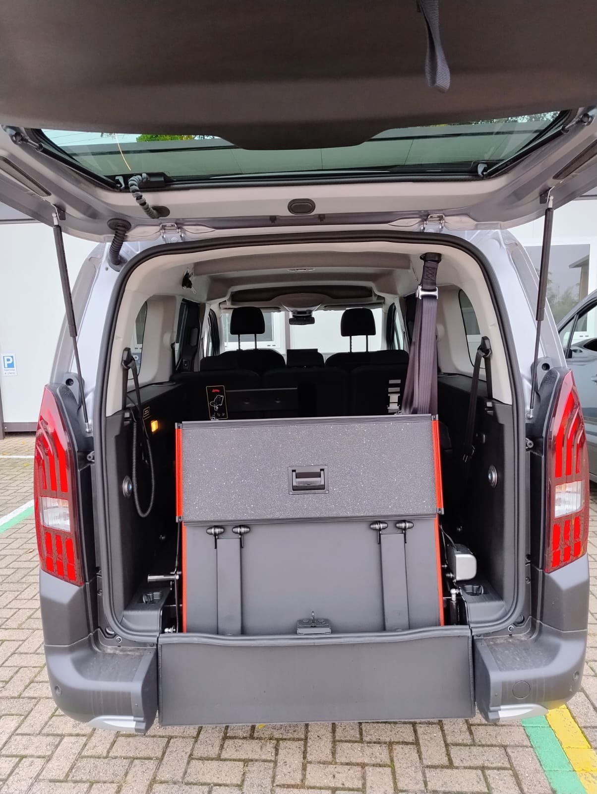 NUOVO PEUGEOT RIFTER PASSO LUNGO 5 PIU 1