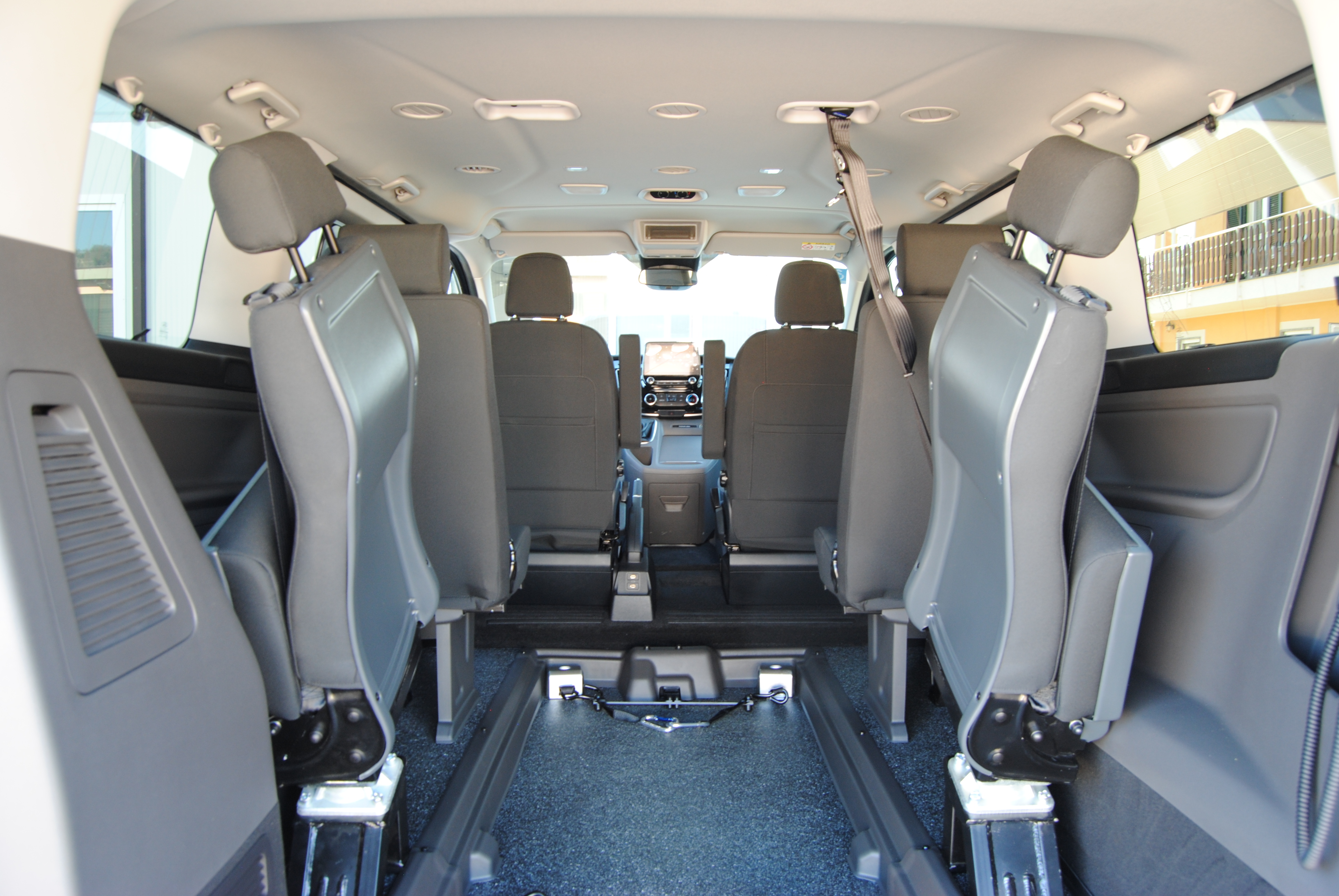 NUOVO FORD TOURNEO CUSTOM TITANIUM &quot;INDEPENDENCE&quot;