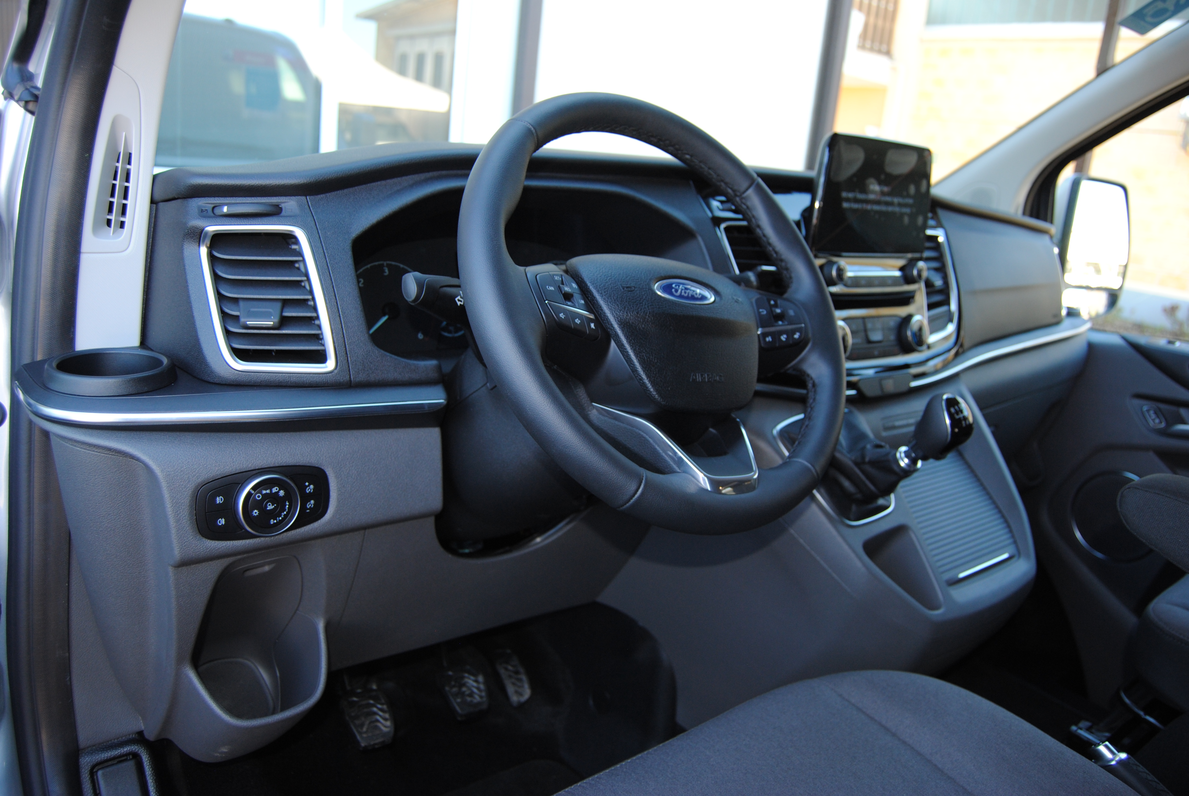 NUOVO FORD TOURNEO CUSTOM TITANIUM &quot;INDEPENDENCE&quot;