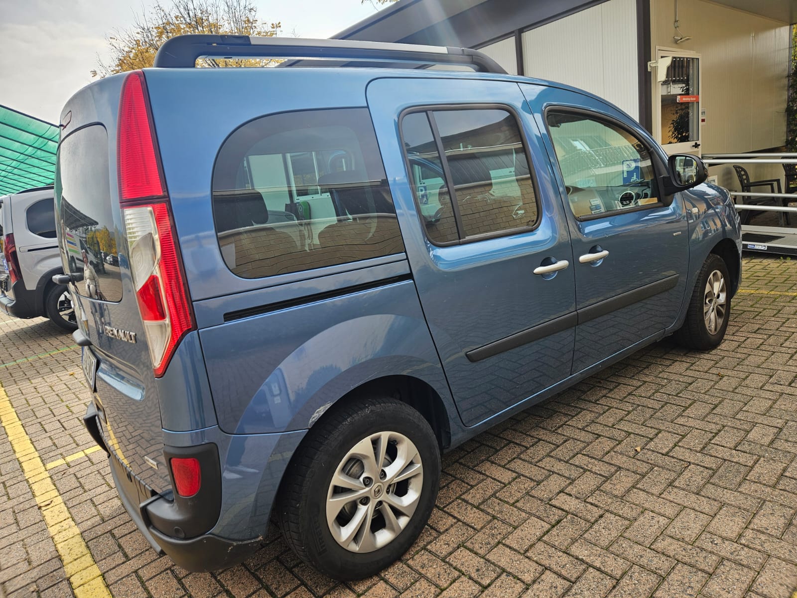 RENAULT KANGOO RIBASSAMENTO AUTOMATICO